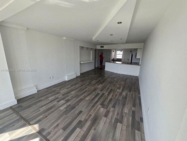 Building Photo - 1780 NE 191st St