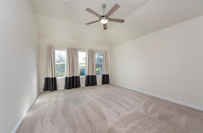 Building Photo - 221 Belford St