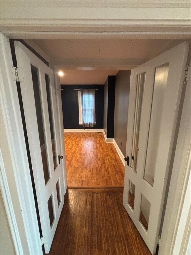 Building Photo - 507 Welles St