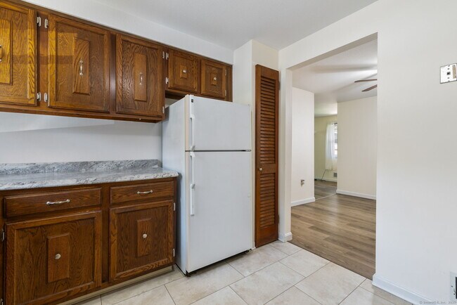 Building Photo - 339 Dunfey Ln