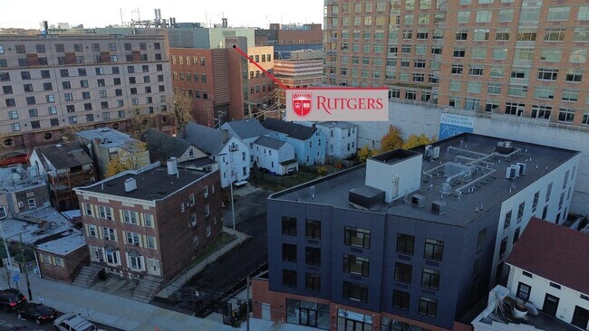 Building Photo - 50-52 Easton Ave