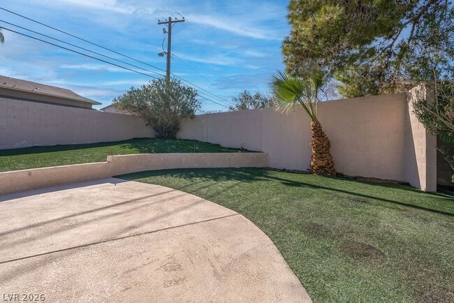 Building Photo - 1489 Santa Anita Dr