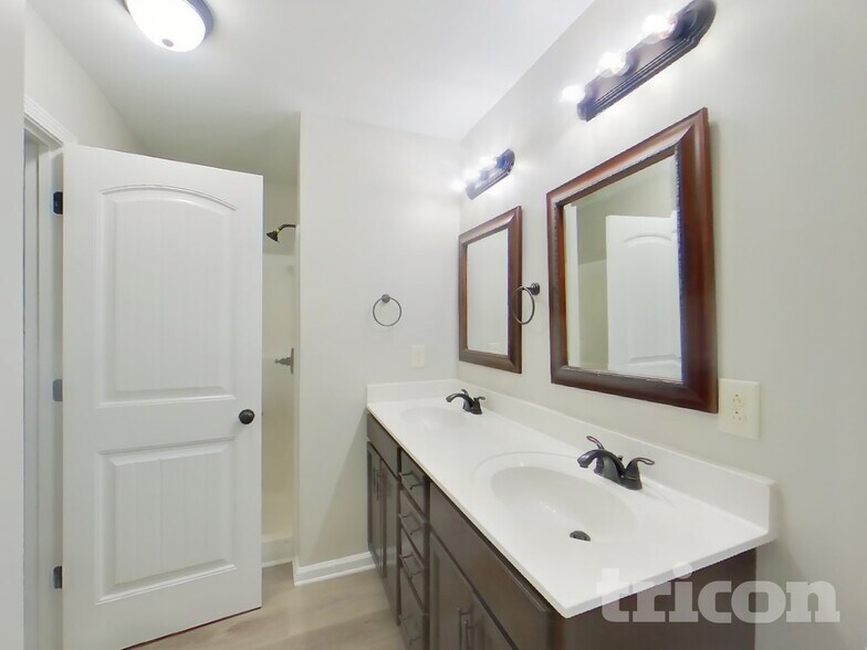 Building Photo - 1033 Dwight Eisenhower Way