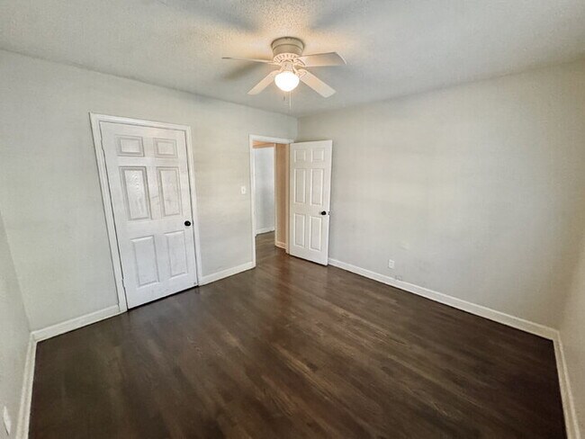 Building Photo - 2929 Bede Rd