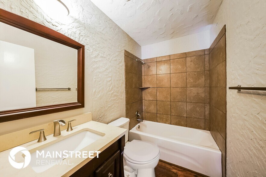 Building Photo - 1310 25th Ave