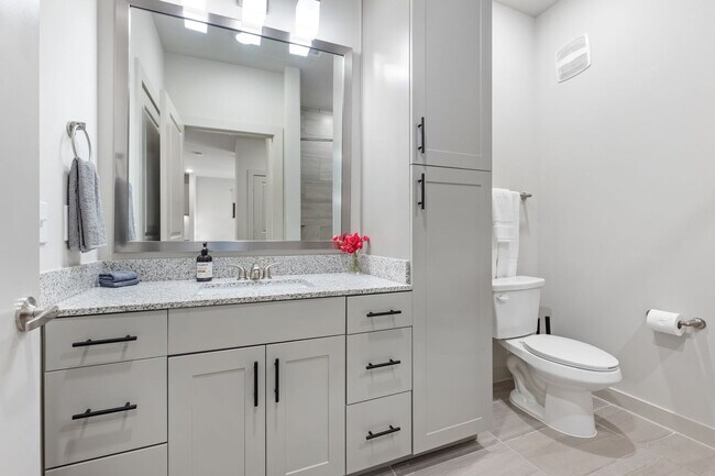 Building Photo - 5820 1/2 Cameron Road-SI FL2-ID1303392P