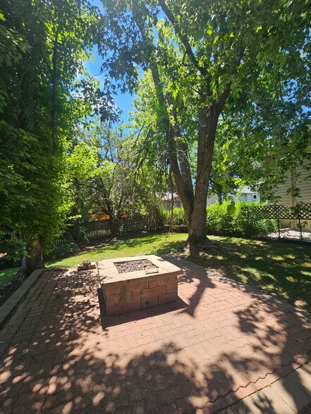 Building Photo - 14465 Krug Cir