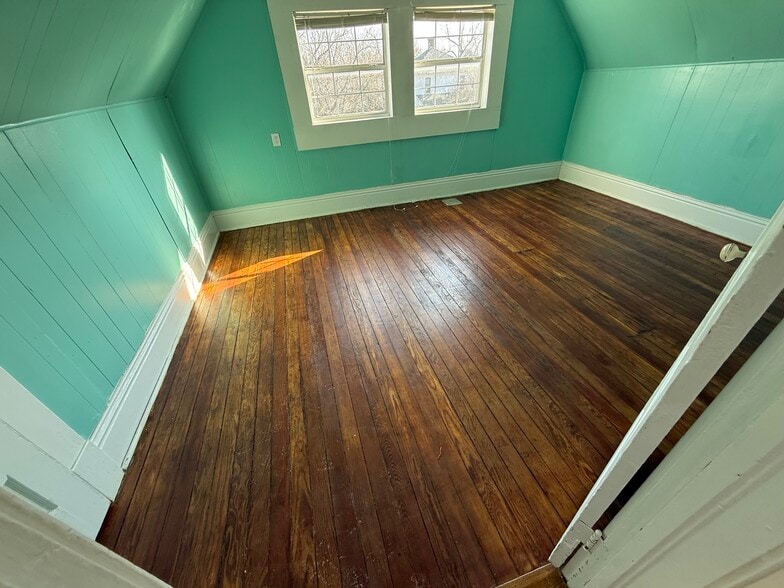 Building Photo - 1153 Cherry St