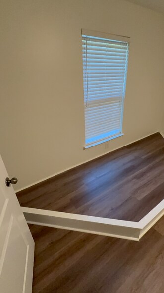 Building Photo - 3080 Landington Dr