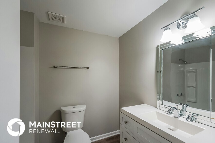 Building Photo - 6820 Briarwood Dr