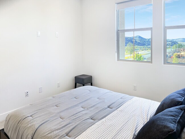 Building Photo - 1100 Lasso Way