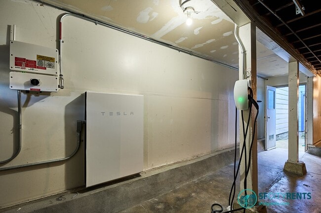 Building Photo - Outer Sunset: Updated Single Family Home w/ Bonus Rooms, Deck, Yard, Garage, EV Charger, Power Wa...