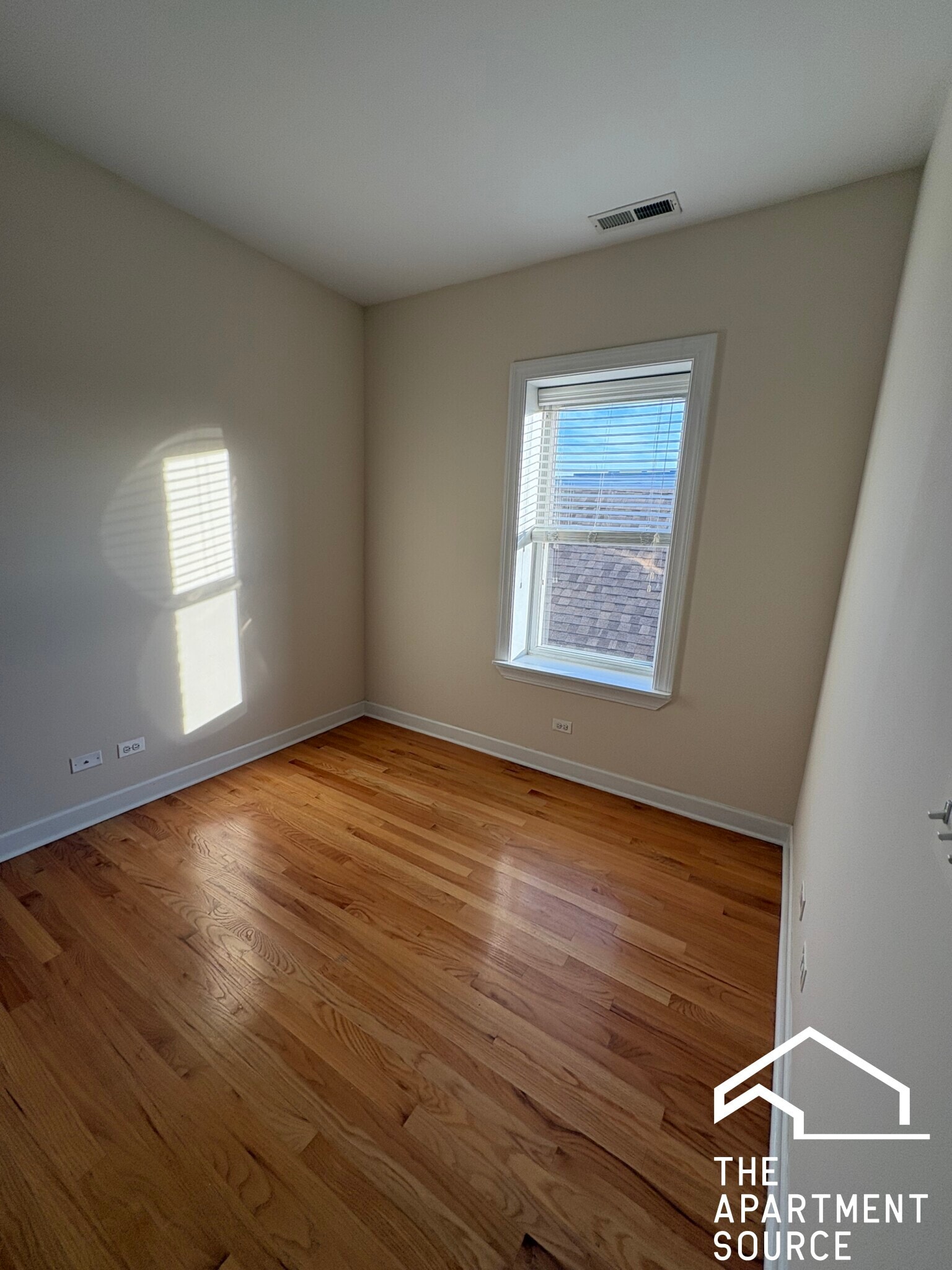 Building Photo - 3246 N Clifton Ave