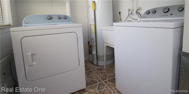 Building Photo - 27081 Farmbrook Villa Dr