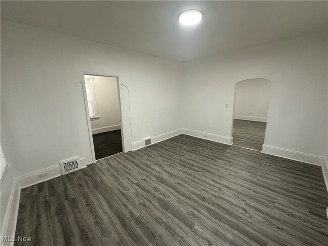 Building Photo - 3823 E 54th St