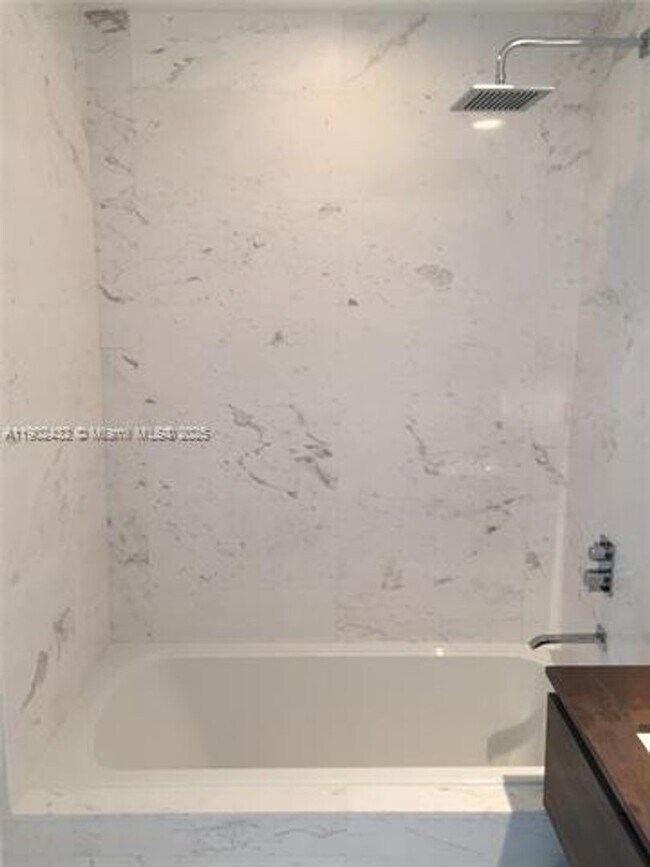 Building Photo - 350 Ocean Dr