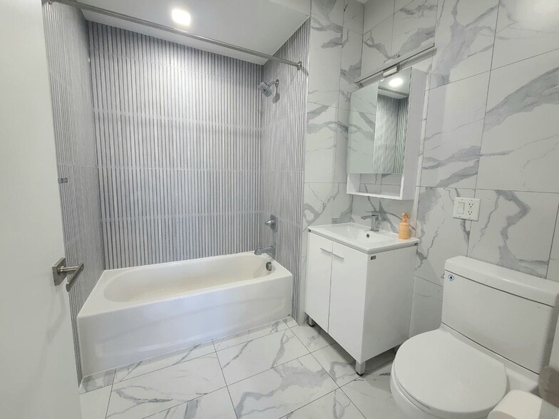 Building Photo - 205 Mt Vernon Ave