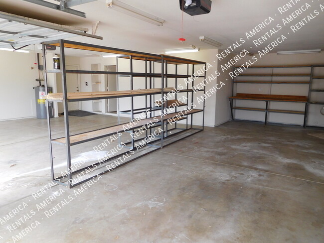 Building Photo - 5747 N 105th Ln