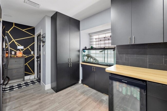 Building Photo - 13713 SW 149th Cir Ln