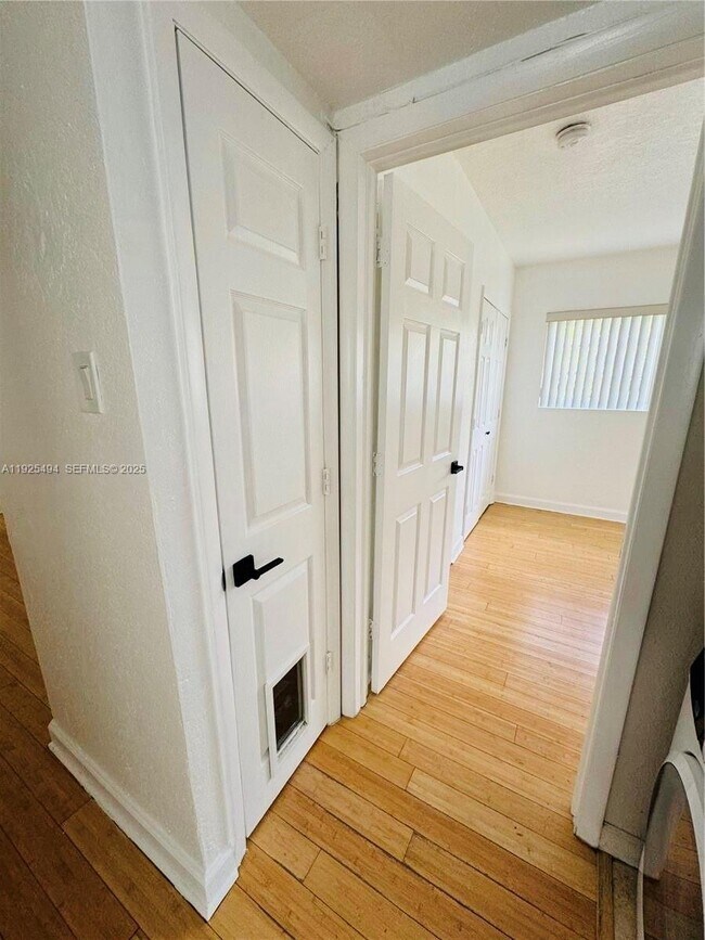 Building Photo - 350 84th St