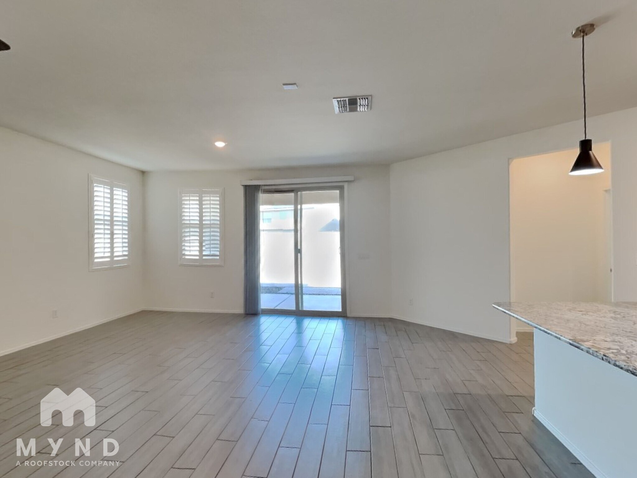 Building Photo - 7325 S 33rd Ln