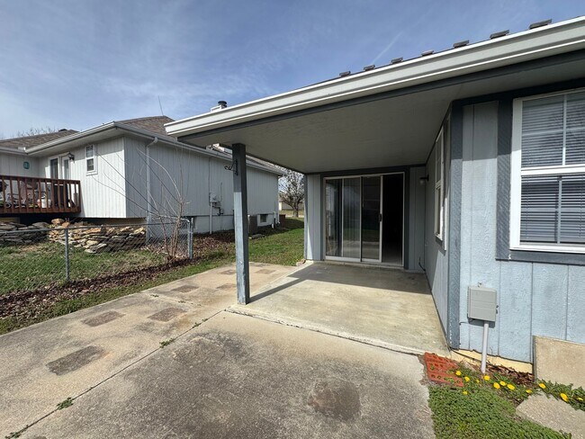 Building Photo - Comfortable Living