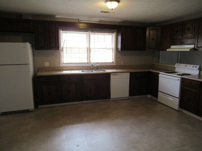 Building Photo - 3bd, 2ba. with carport
