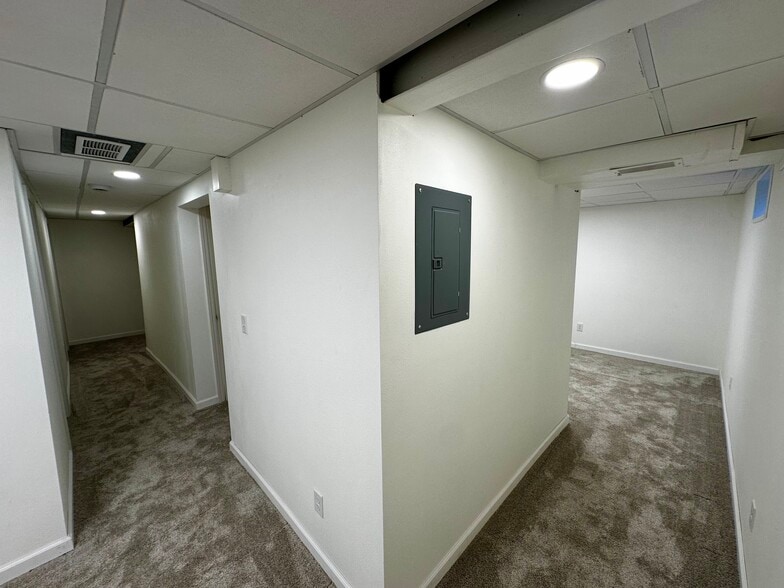 Building Photo - 4011 David Rd