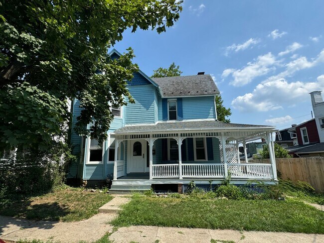 Building Photo - Beautifully Renovated 3 Bedroom Home in York