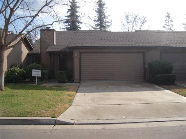 Building Photo - Eastbrook Condo