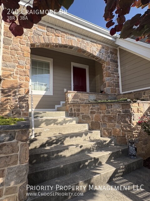 Building Photo - 240 Craigmore Dr