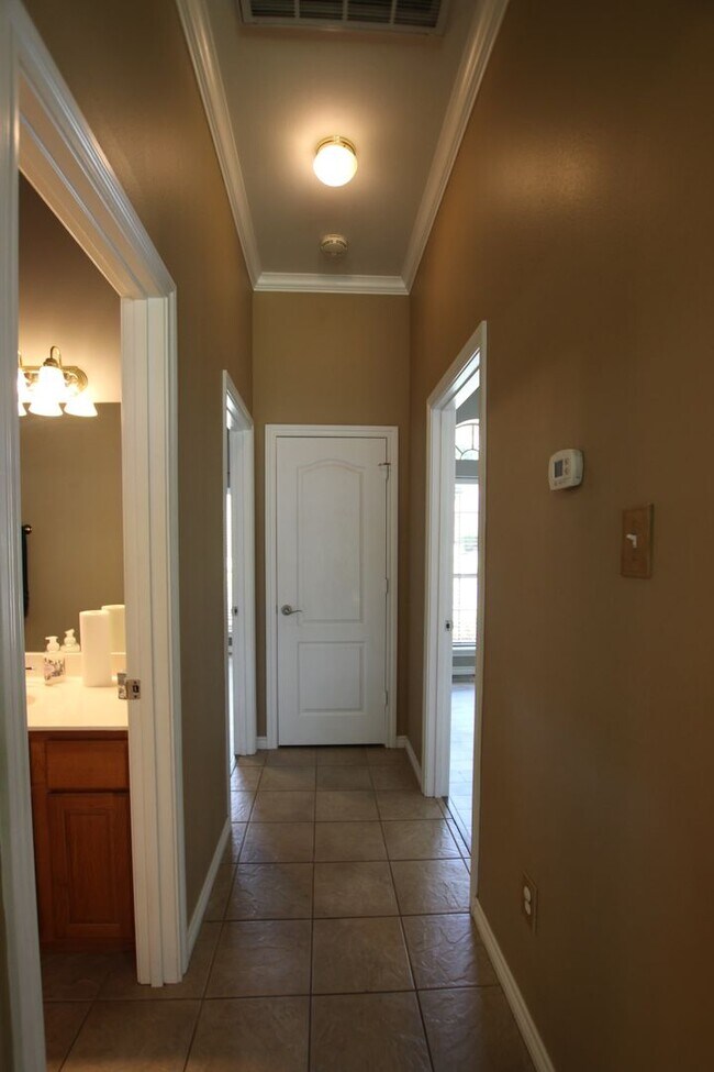 Building Photo - Coming Soon: 3 bedroom 2 bathroom home in Tyler!