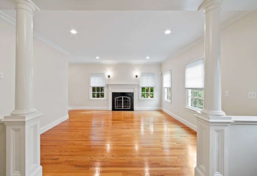 Building Photo - 15 Edgemoor Cir