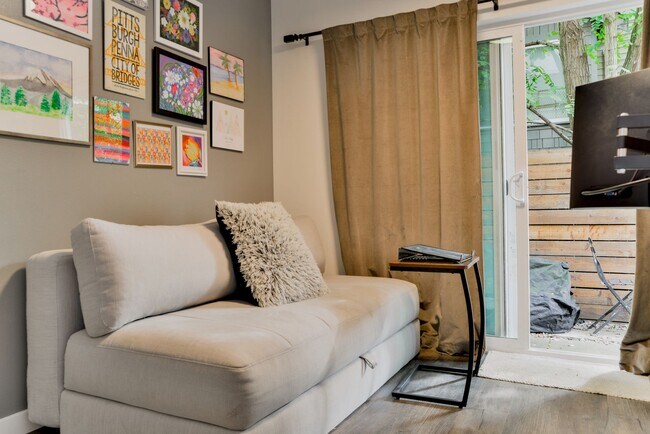 Building Photo - Modern 3 bed/ 2.5 bath townhome in Ballard!