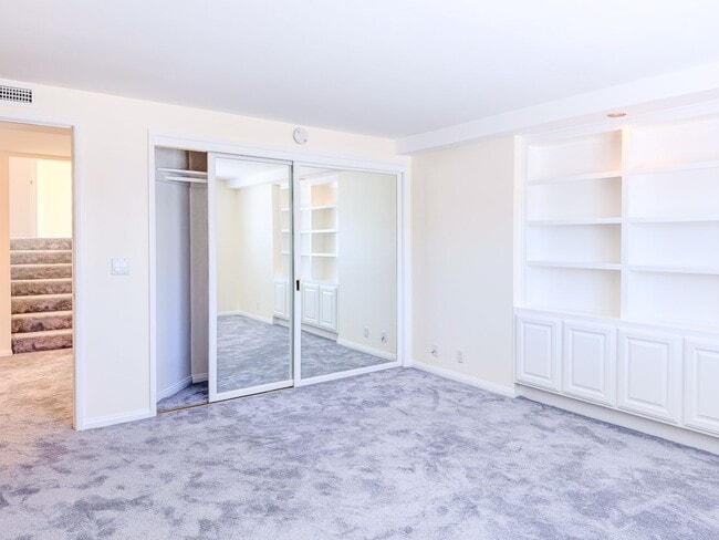 Building Photo - 3637 Ocean Dr