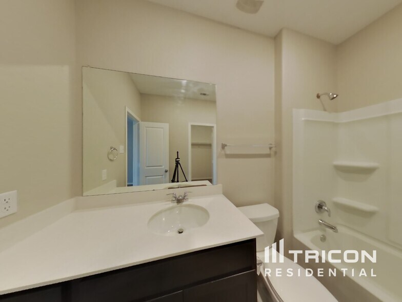Building Photo - 179 Mica Trl