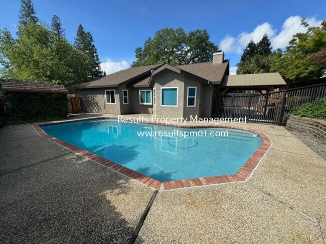 Building Photo - Rocklin 3 Bed 2 Bath Gem POOL