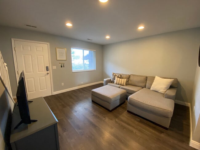 Building Photo - 486 Pheasant Ridge Dr