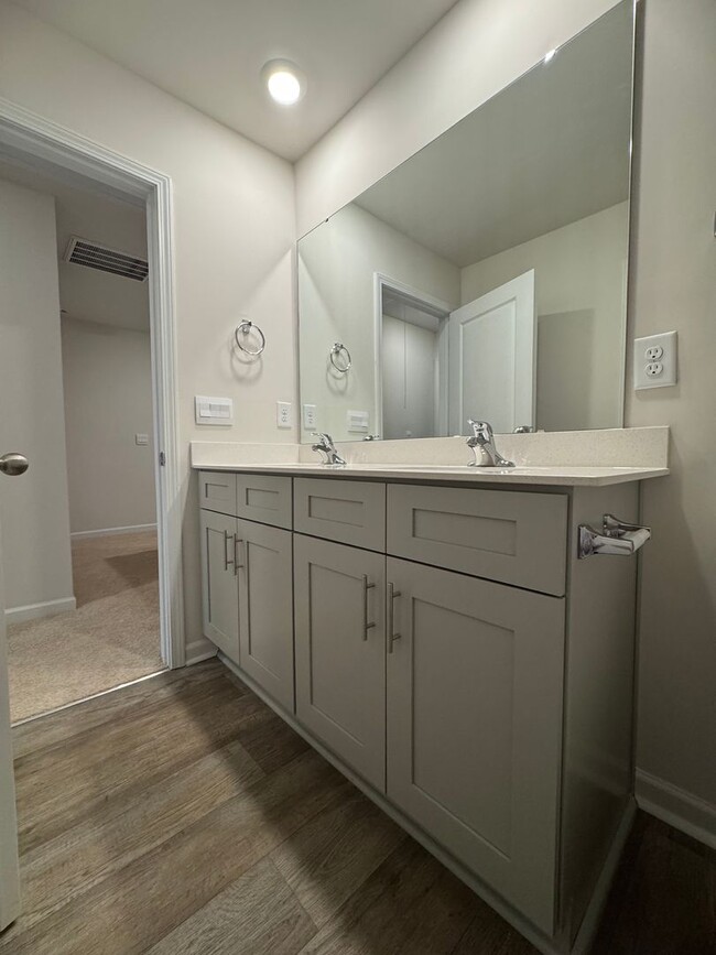 Building Photo - Brand New 4BR 2.5BA Townhome