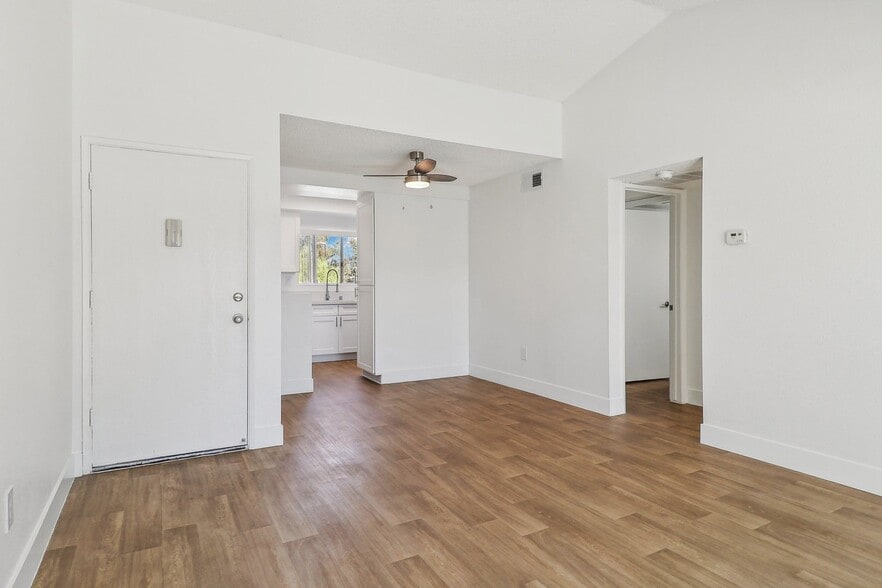 Building Photo - Terre at Creek