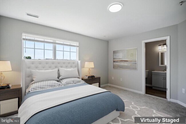 Building Photo - 7135 Ladd Cir