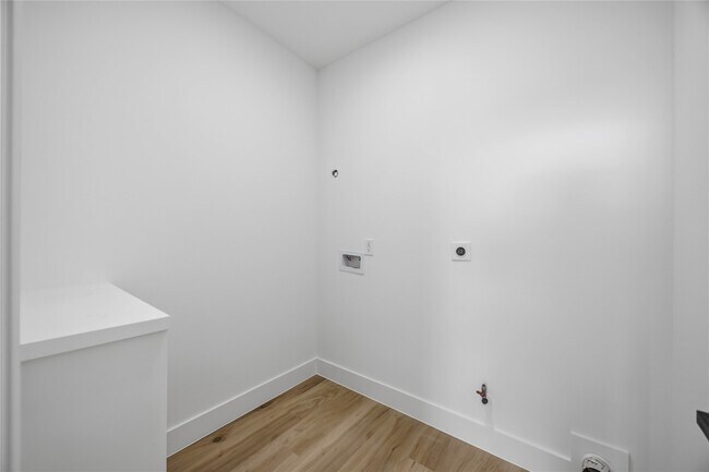 Building Photo - 2014 Yates St