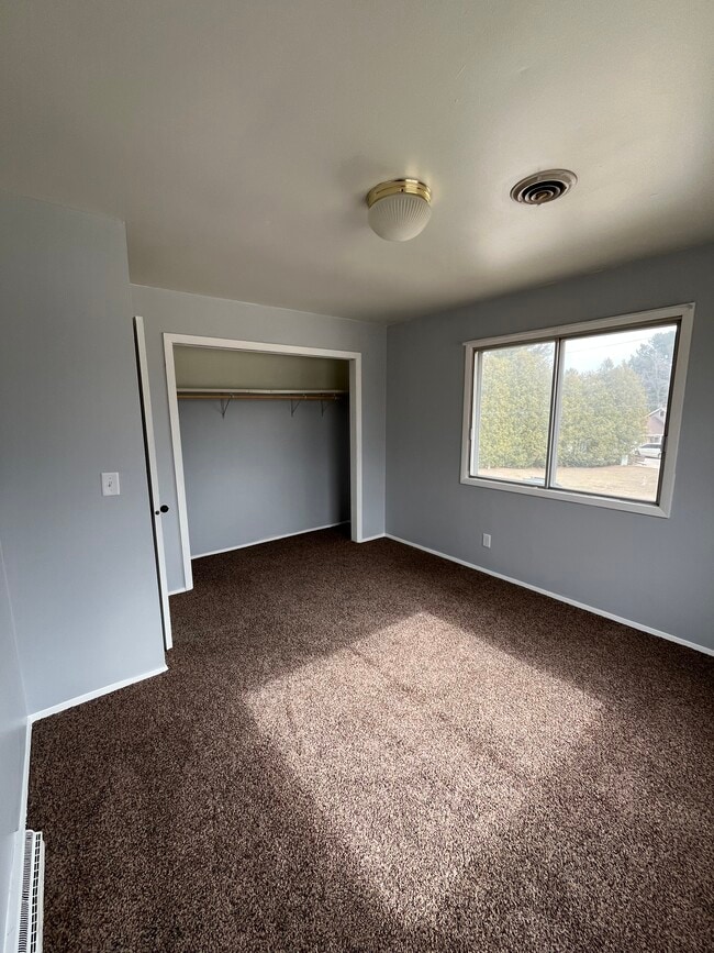 Building Photo - 3703 Parkway Blvd