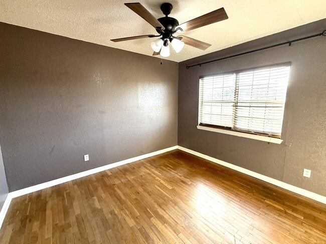 Building Photo - 1654 Ponderosa Rd