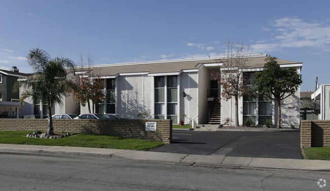 Primary Photo - Westbay Eldon Apartments