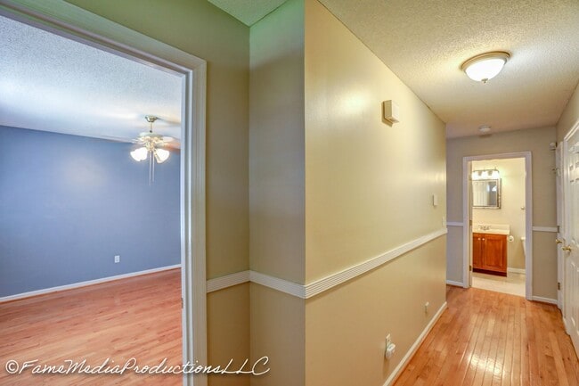 Building Photo - 2 Bdrm / 2 Bath, Condo - North Johnson City