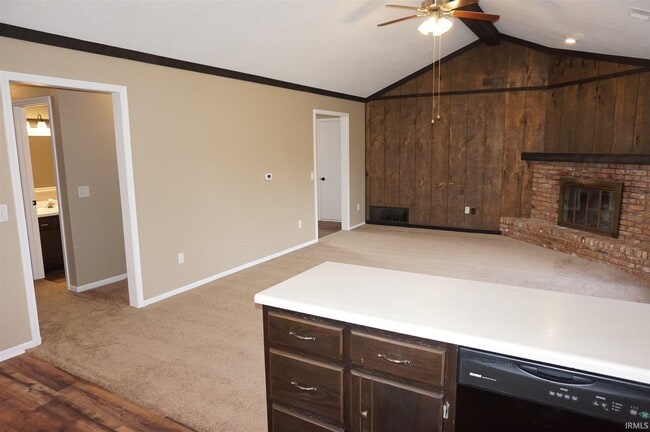 Building Photo - 7231 Elmbrook Dr