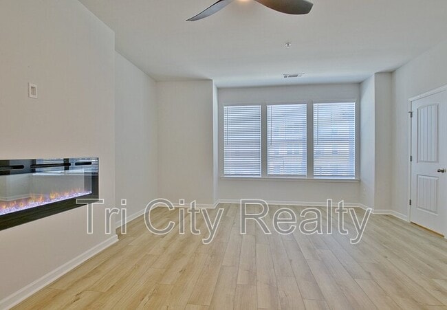 Building Photo - 250 Cobalt Dr