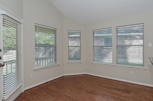 Building Photo - 99 E Foxbriar Forest Cir