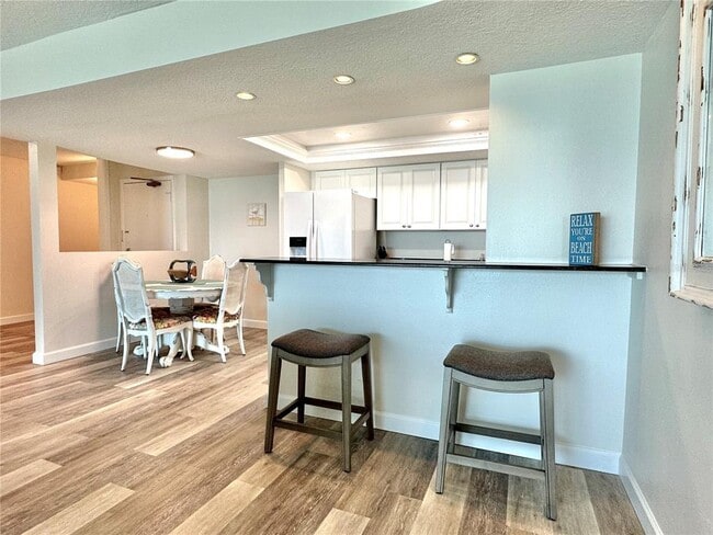 Building Photo - 851 Bayway Blvd